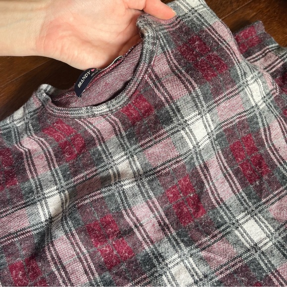 🌟2/$14🌟 Brandy Melville plaid textured grunge cropped t-shirt - Picture 3 of 8